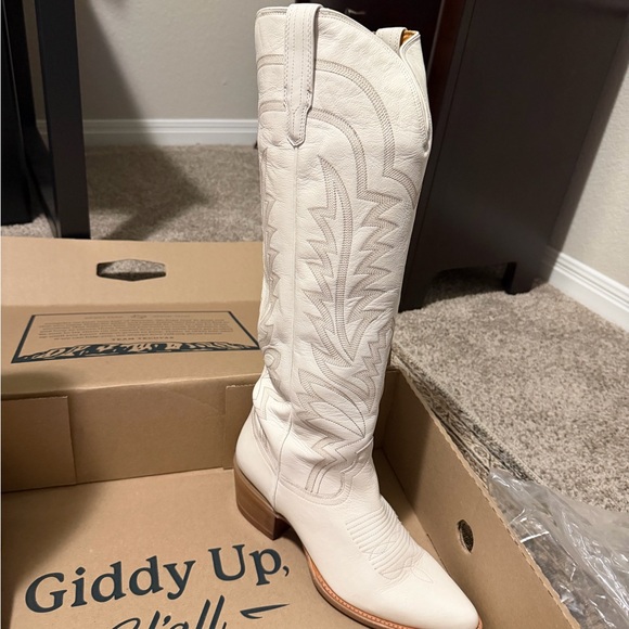 Tecovas The Abby Cream Heeled Boots - Picture 8 of 9